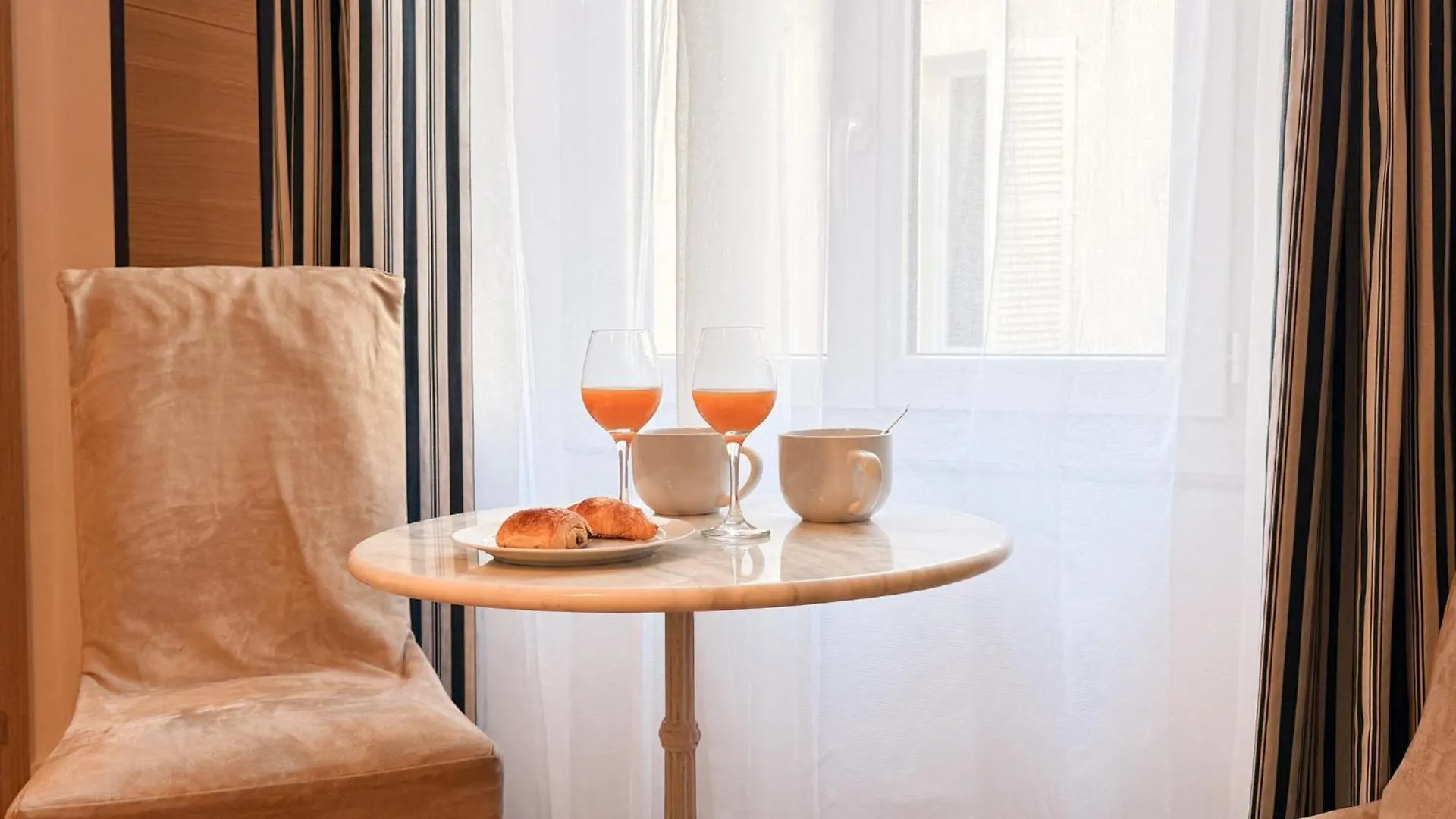The Cosy Nest - 1 Bedroom Apartment Cannes 0*,  France
