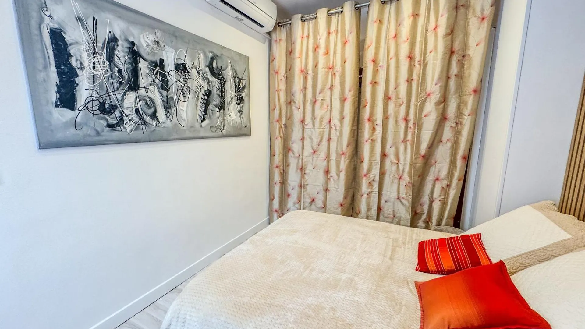 The Cosy Nest - 1 Bedroom Apartment Cannes France